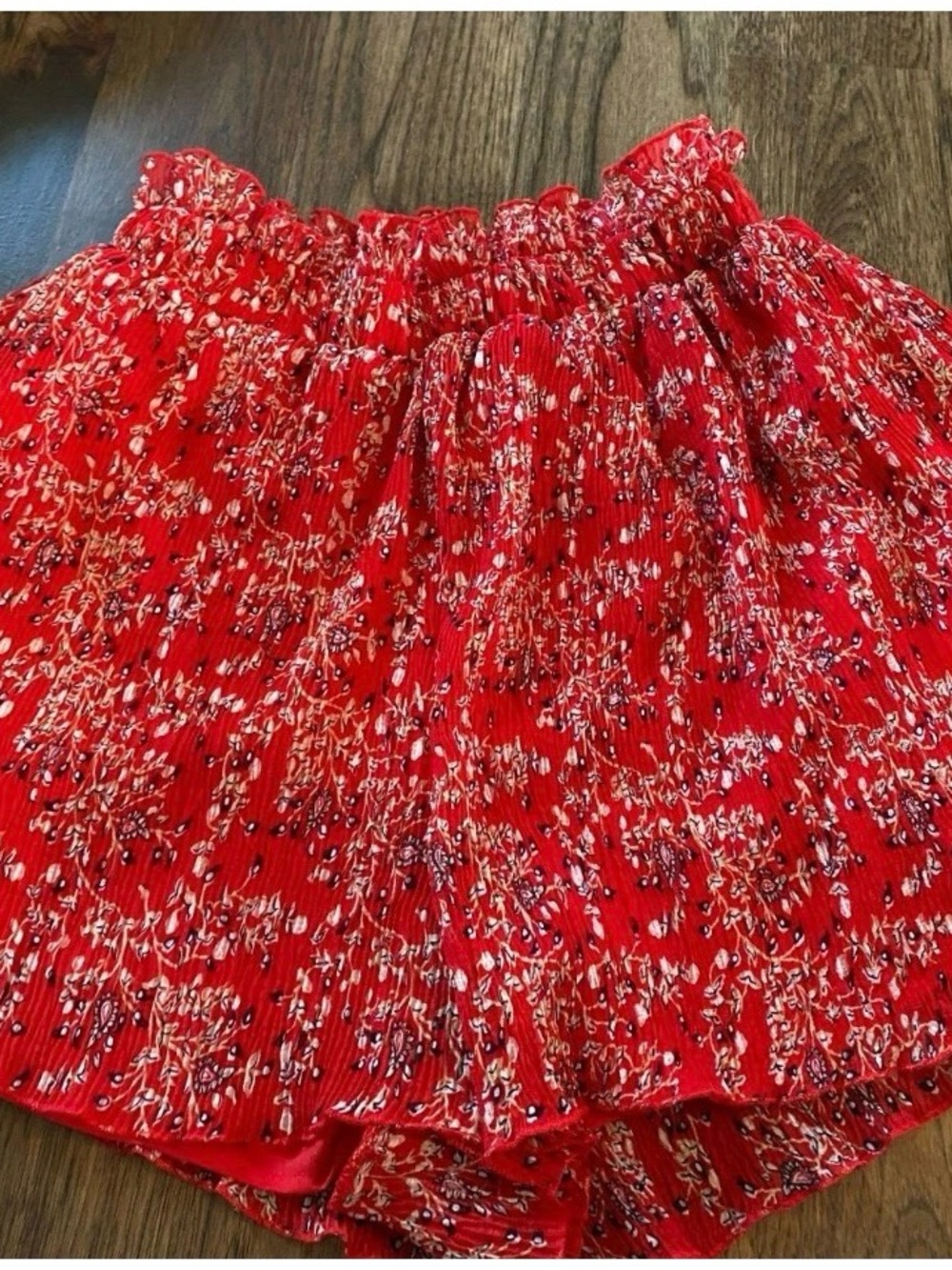 The Fifth Label Red Flirty Floral Flowy Shorts skirt Size XS-003*